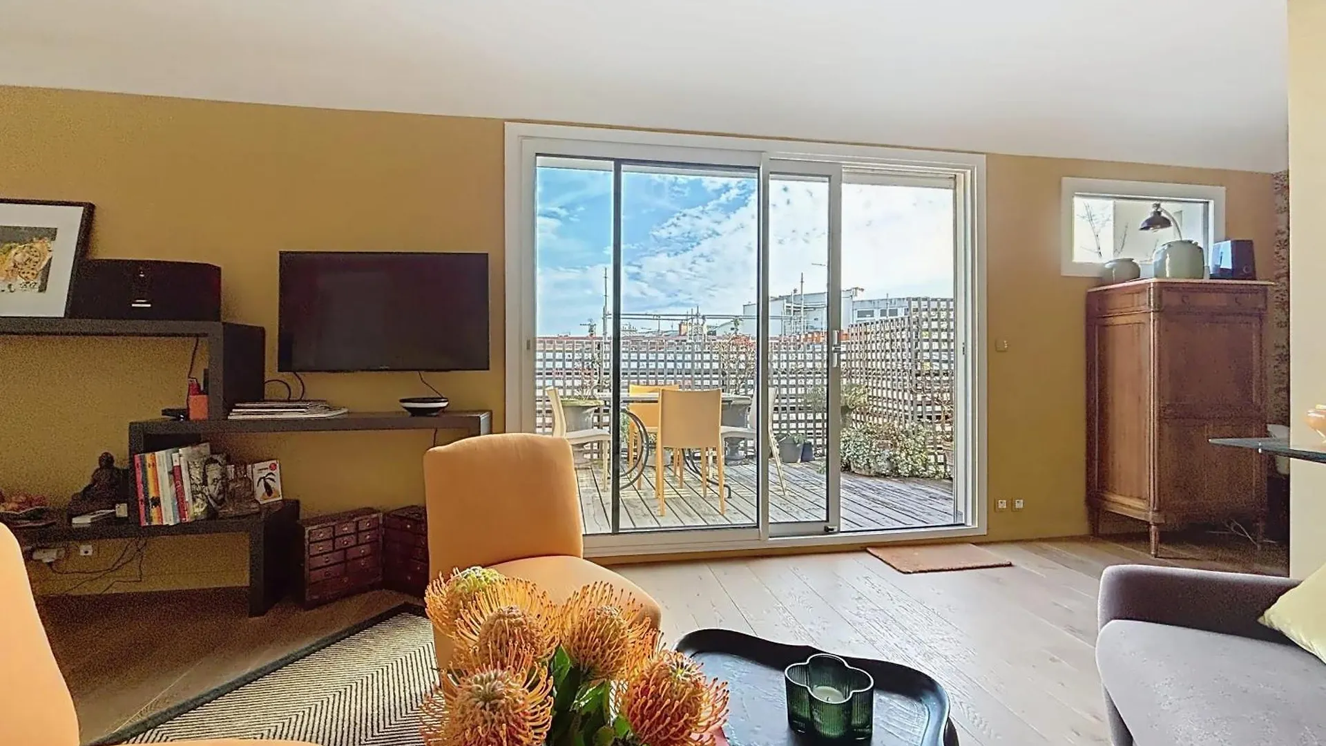 Superb Apartment With Large Terrace Paris