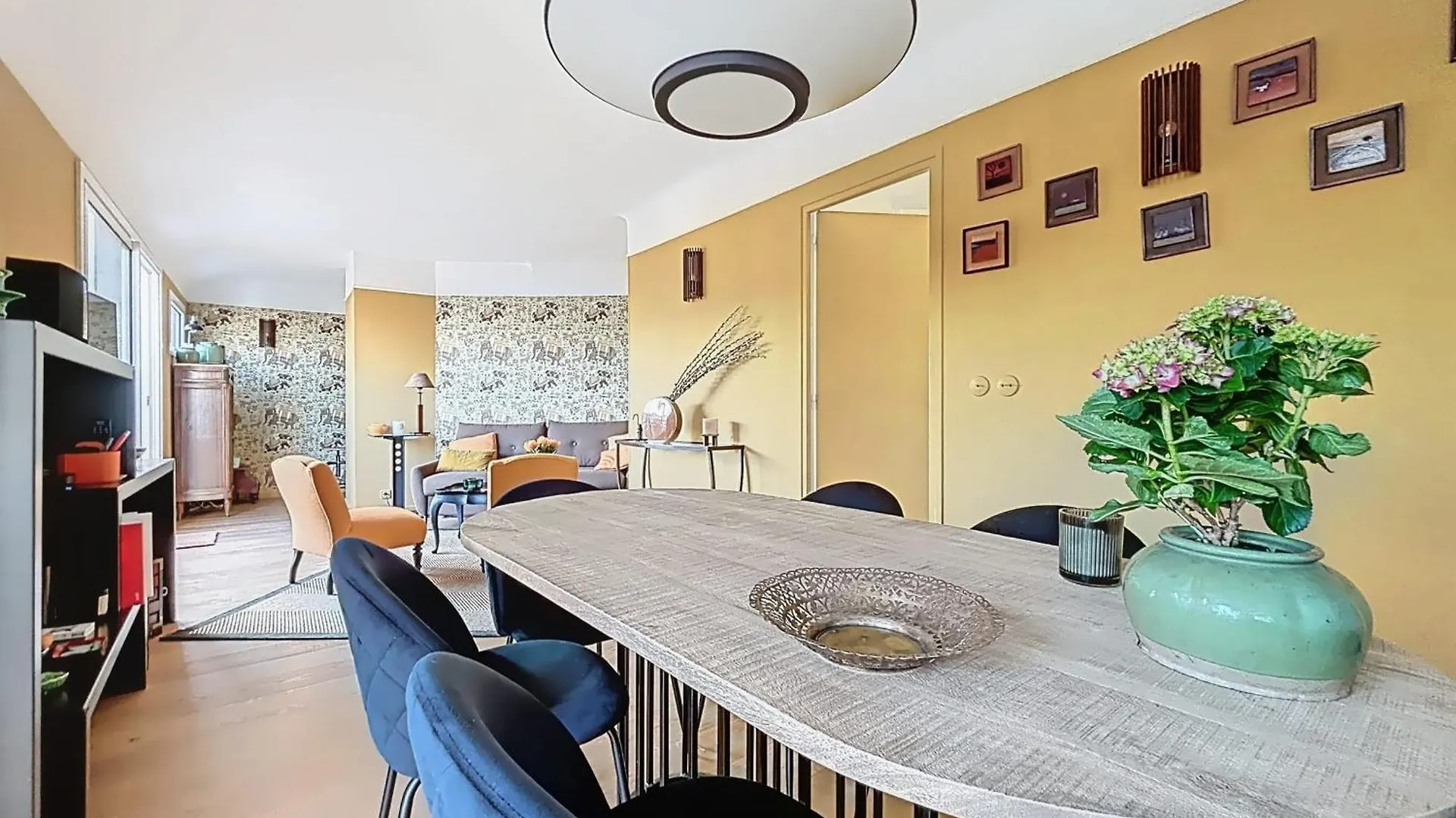 Superb Apartment With Large Terrace Paris